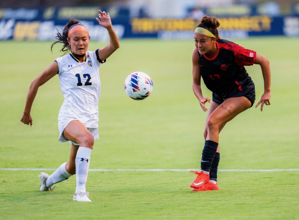 DSC01765-1024x756 Aztecs Open Pac-12 Era With Crosstown Shutout Over UC San Diego